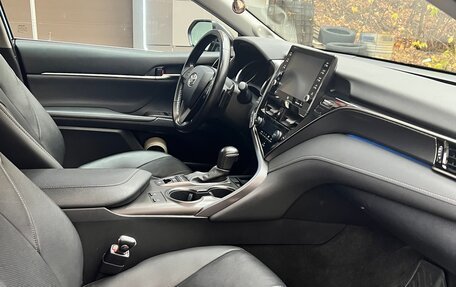 Toyota Camry, 2020 год, 2 350 000 рублей, 11 фотография