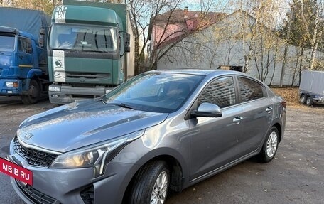 KIA Rio IV, 2020 год, 1 550 000 рублей, 2 фотография