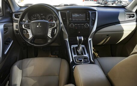 Mitsubishi Montero Sport, 2019 год, 2 745 000 рублей, 6 фотография