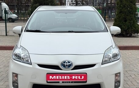 Toyota Prius, 2011 год, 1 099 000 рублей, 3 фотография
