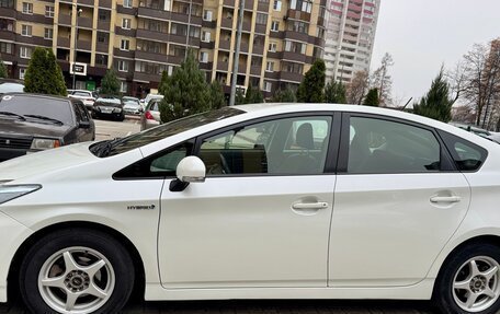 Toyota Prius, 2011 год, 1 099 000 рублей, 4 фотография
