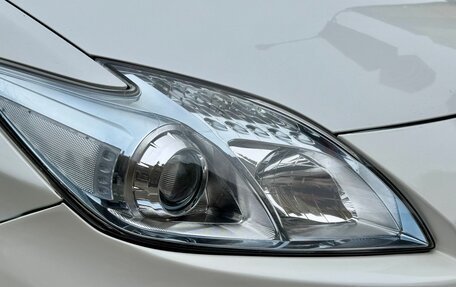 Toyota Prius, 2011 год, 1 099 000 рублей, 11 фотография