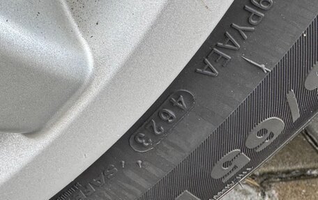 Toyota Prius, 2011 год, 1 099 000 рублей, 10 фотография