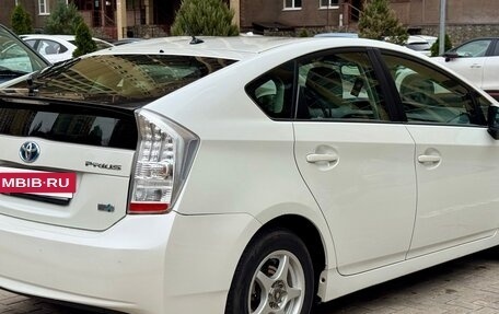 Toyota Prius, 2011 год, 1 099 000 рублей, 6 фотография
