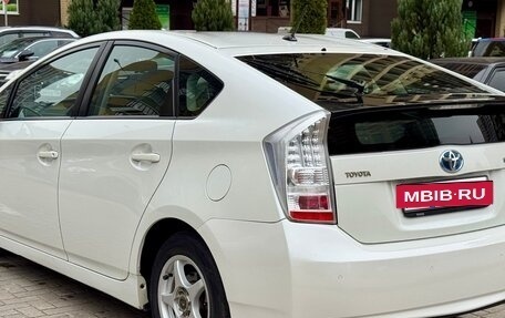 Toyota Prius, 2011 год, 1 099 000 рублей, 7 фотография