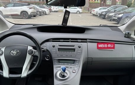 Toyota Prius, 2011 год, 1 099 000 рублей, 20 фотография