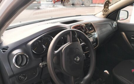 Renault Logan II, 2015 год, 680 000 рублей, 6 фотография