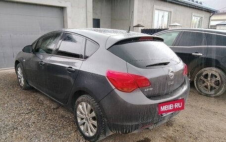 Opel Astra J, 2011 год, 399 000 рублей, 3 фотография
