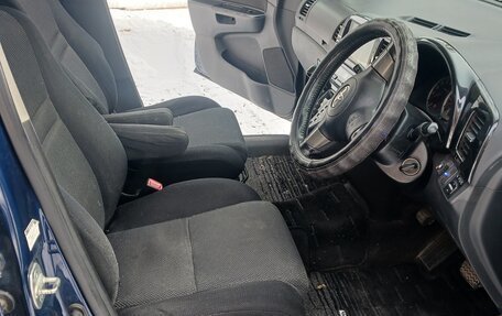 Toyota Wish II, 2003 год, 630 000 рублей, 7 фотография