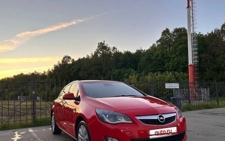Opel Astra J, 2010 год, 750 000 рублей, 2 фотография