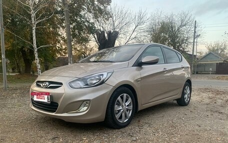 Hyundai Solaris II рестайлинг, 2013 год, 680 000 рублей, 3 фотография