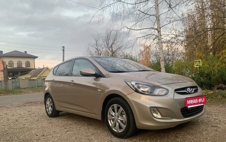 Hyundai Solaris II рестайлинг, 2013 год, 680 000 рублей, 2 фотография
