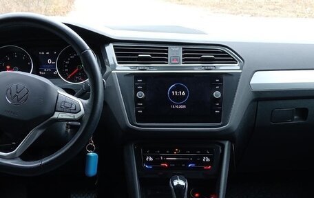 Volkswagen Tiguan II, 2021 год, 3 400 000 рублей, 2 фотография
