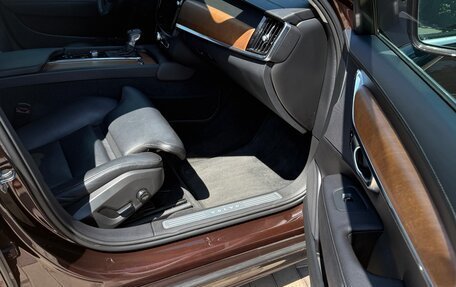 Volvo S90 II рестайлинг, 2019 год, 2 800 000 рублей, 13 фотография