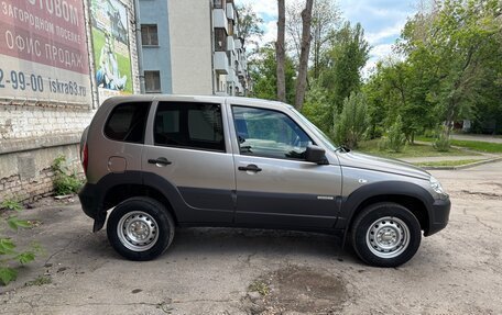 Chevrolet Niva I рестайлинг, 2017 год, 715 000 рублей, 5 фотография