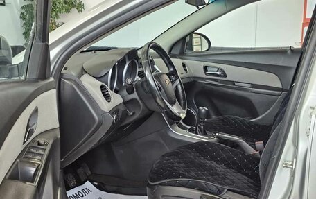 Chevrolet Cruze II, 2011 год, 849 000 рублей, 9 фотография