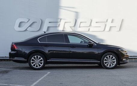 Volkswagen Passat B8 рестайлинг, 2018 год, 1 990 000 рублей, 5 фотография