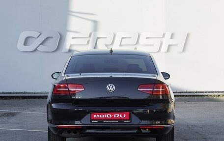 Volkswagen Passat B8 рестайлинг, 2018 год, 1 990 000 рублей, 4 фотография
