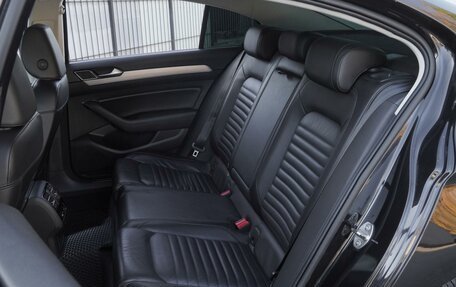 Volkswagen Passat B8 рестайлинг, 2018 год, 1 990 000 рублей, 9 фотография