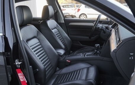 Volkswagen Passat B8 рестайлинг, 2018 год, 1 990 000 рублей, 8 фотография