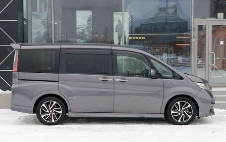 Honda Stepwgn IV, 2016 год, 1 980 000 рублей, 4 фотография