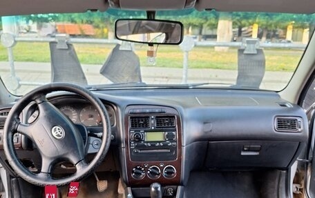 Toyota Avensis III рестайлинг, 2000 год, 450 000 рублей, 1 фотография