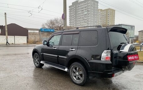 Mitsubishi Pajero IV, 2013 год, 2 700 000 рублей, 3 фотография