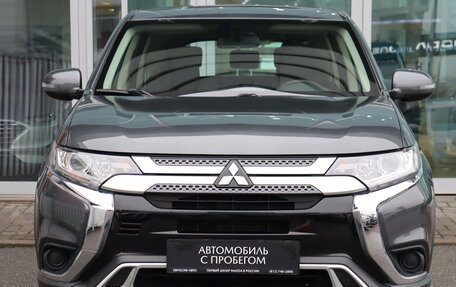 Mitsubishi Outlander III рестайлинг 3, 2018 год, 2 150 000 рублей, 2 фотография