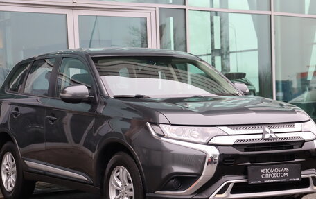 Mitsubishi Outlander III рестайлинг 3, 2018 год, 2 150 000 рублей, 3 фотография