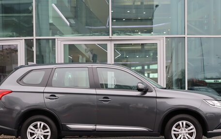 Mitsubishi Outlander III рестайлинг 3, 2018 год, 2 150 000 рублей, 5 фотография