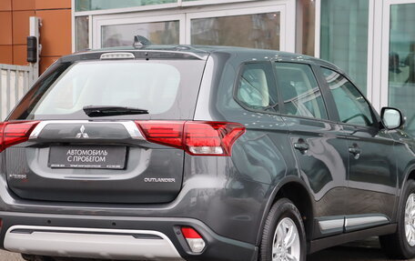 Mitsubishi Outlander III рестайлинг 3, 2018 год, 2 150 000 рублей, 6 фотография