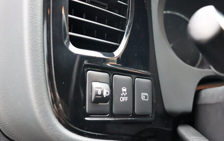 Mitsubishi Outlander III рестайлинг 3, 2018 год, 2 150 000 рублей, 19 фотография