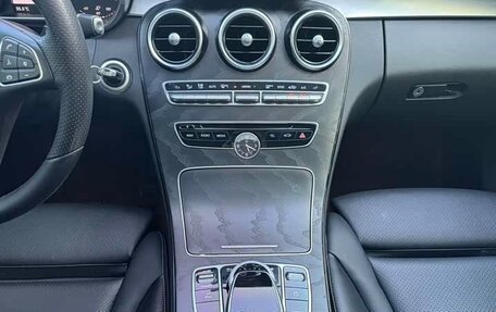 Mercedes-Benz C-Класс, 2018 год, 1 900 000 рублей, 10 фотография