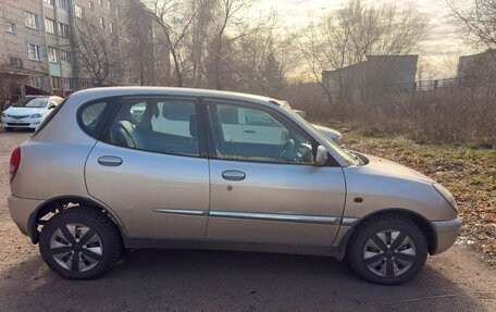 Daihatsu Storia, 2001 год, 250 000 рублей, 2 фотография