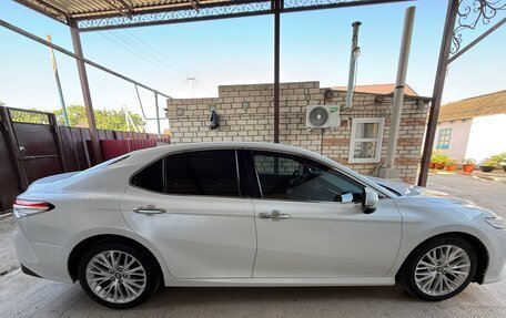 Toyota Camry, 2019 год, 2 550 000 рублей, 3 фотография