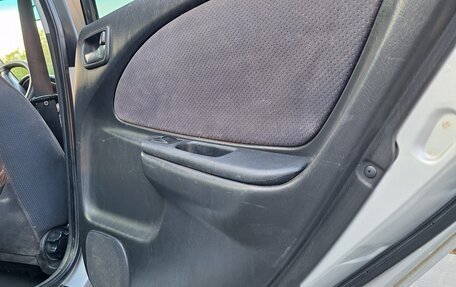 Toyota Avensis III рестайлинг, 2000 год, 450 000 рублей, 6 фотография