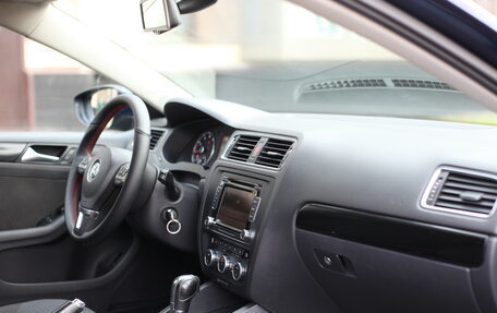 Volkswagen Jetta VI, 2013 год, 990 000 рублей, 18 фотография