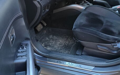 Mitsubishi Outlander III рестайлинг 3, 2011 год, 1 130 000 рублей, 8 фотография