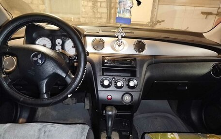 Mitsubishi Outlander III рестайлинг 3, 2005 год, 650 000 рублей, 5 фотография