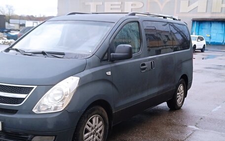Hyundai Grand Starex Grand Starex I рестайлинг 2, 2008 год, 925 000 рублей, 2 фотография
