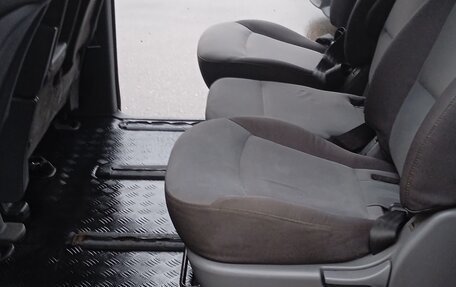 Hyundai Grand Starex Grand Starex I рестайлинг 2, 2008 год, 925 000 рублей, 13 фотография