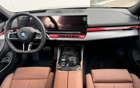 BMW 5 серия, 2025 год, 9 700 000 рублей, 10 фотография