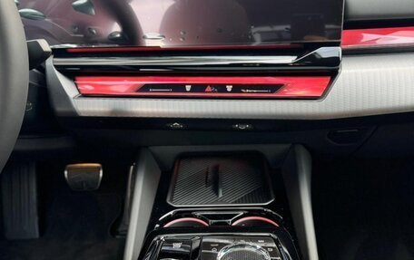 BMW 5 серия, 2025 год, 9 700 000 рублей, 14 фотография