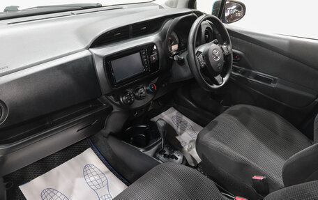 Toyota Vitz, 2018 год, 1 029 000 рублей, 9 фотография