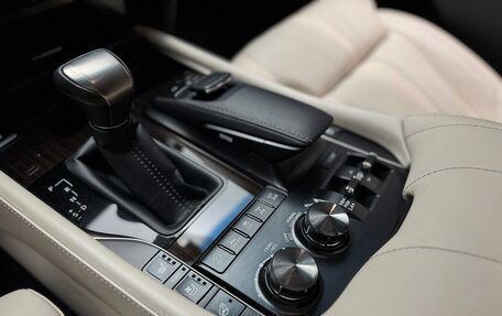 Lexus LX III, 2017 год, 9 900 000 рублей, 16 фотография