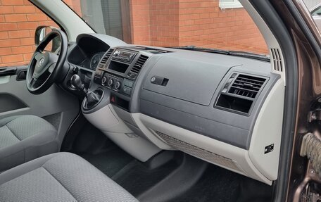 Volkswagen Caravelle T5, 2014 год, 2 100 000 рублей, 17 фотография