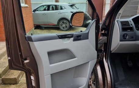 Volkswagen Caravelle T5, 2014 год, 2 100 000 рублей, 18 фотография