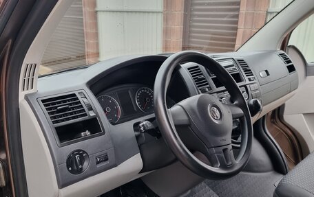 Volkswagen Caravelle T5, 2014 год, 2 100 000 рублей, 20 фотография
