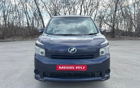 Toyota Voxy II, 2009 год, 1 365 000 рублей, 2 фотография