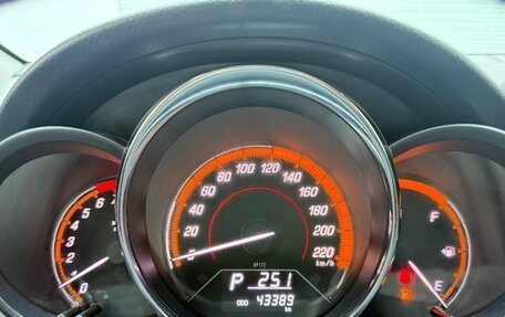 Toyota Yaris XP150 рестайлинг, 2022 год, 1 390 000 рублей, 7 фотография